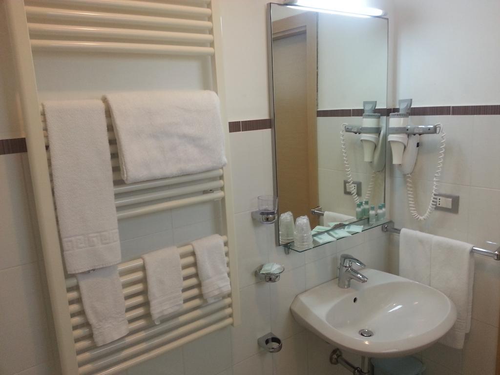 Hotel Duca Degli Abruzzi Montesilvano Marina Zewnętrze zdjęcie